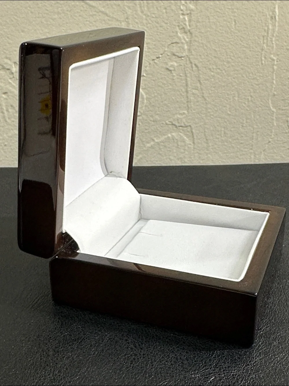 Premium Wooden Pendant Necklace Gift Box - Glossy Brown Lacquer Finish New
